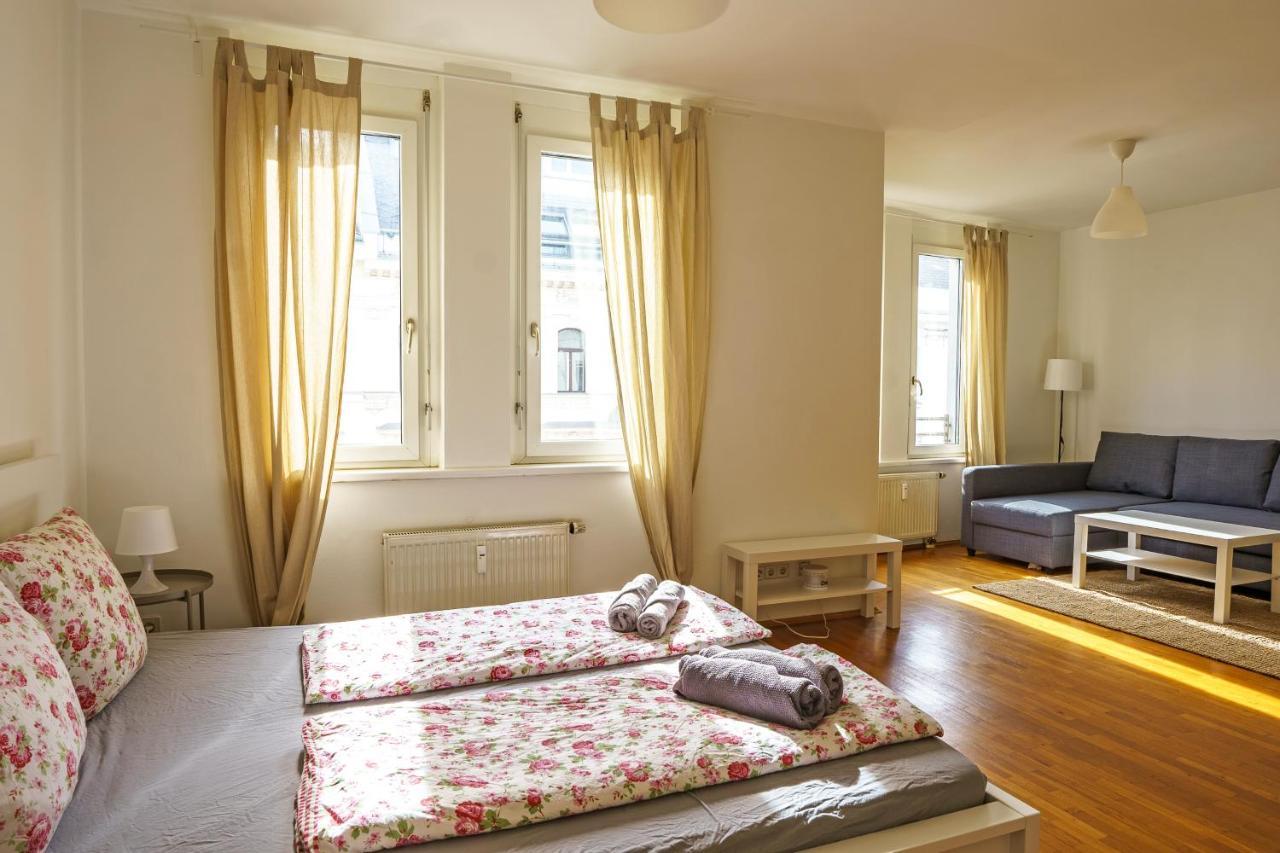 1080 Apartment