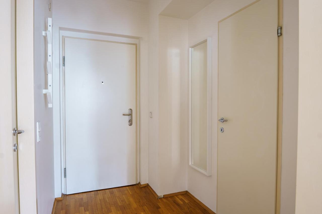 Apartment 1080 *
