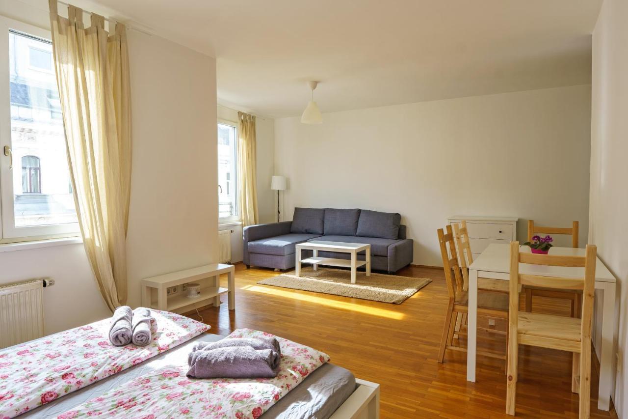 Apartment 1080 *