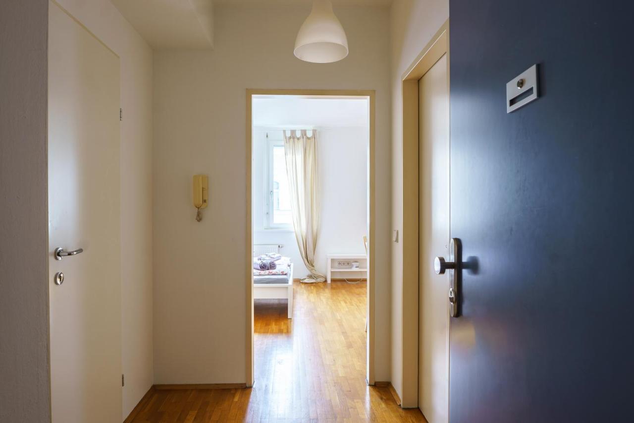 Apartment 1080